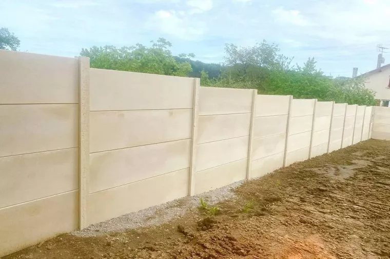 Installer une clôture en bois pour délimiter un terrain agricole, Aire-sur-l'Adour, Lasbe Travaux